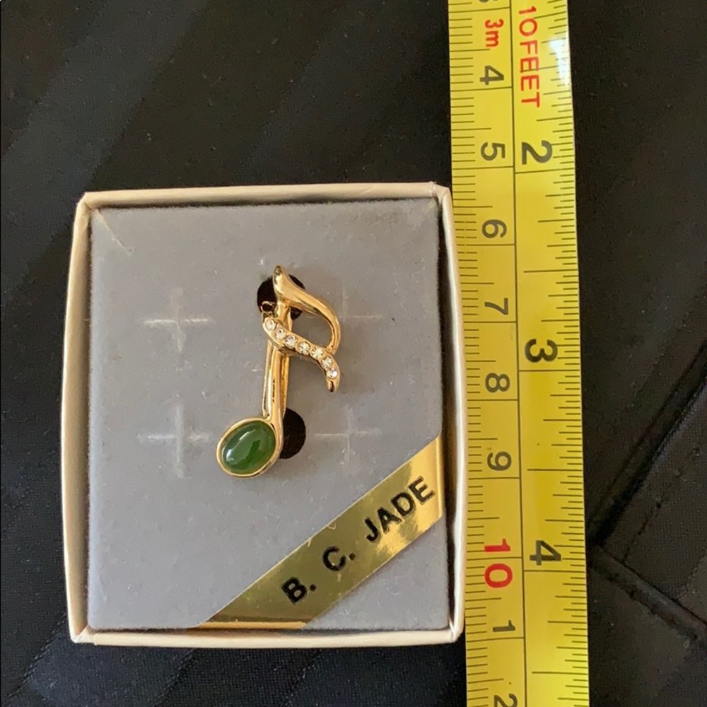 Goldtone Musical🎵Note Pin w/JadeStone & Bling